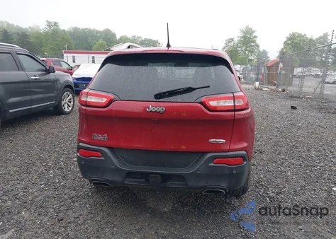 2017 Jeep Cherokee Latitude 4X4 z USA, uszkodzony, nr VIN 1C4PJMCS3HW635934